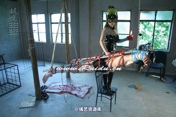 锐度主张 - 女王与她的臣子 第 156 张图片