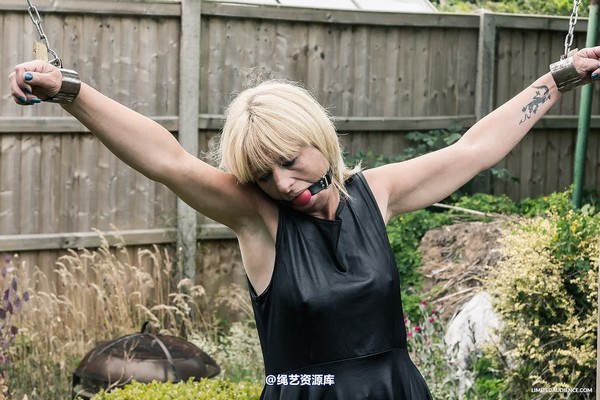 limitedaudience - 2014 kimmy louise powerless in chains 第 8 张图片
