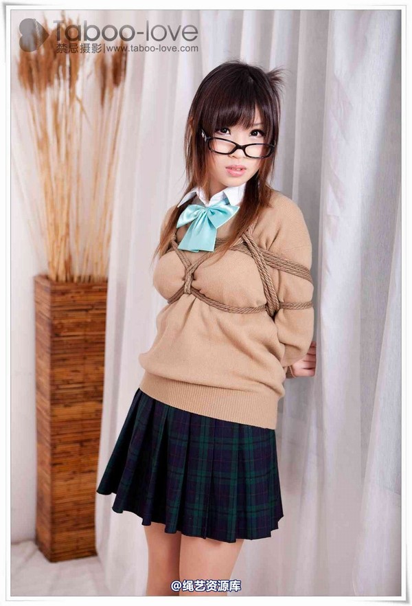禁忌摄影 - No.040 小�� �W生制服眼�R娘 第 7 张图片