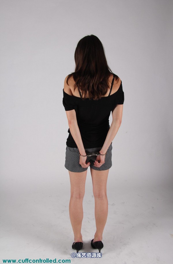 girlsinsteel - Funny handcuffs 第 75 张图片