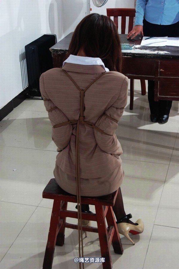 mj影视 - 倾心职务犯罪－押解绳-2013-03-28 第 316 张图片