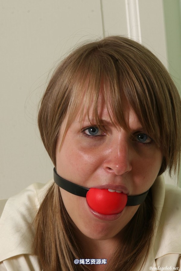 bondagebob - Sapphire Blu Open wide and shut up! 第 90 张图片