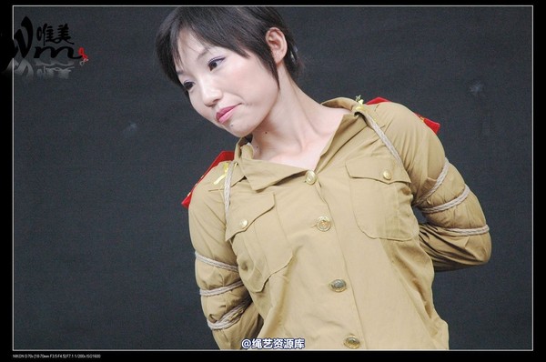 唯美之家 - 2008-08-06水柔军装 第 100 张图片