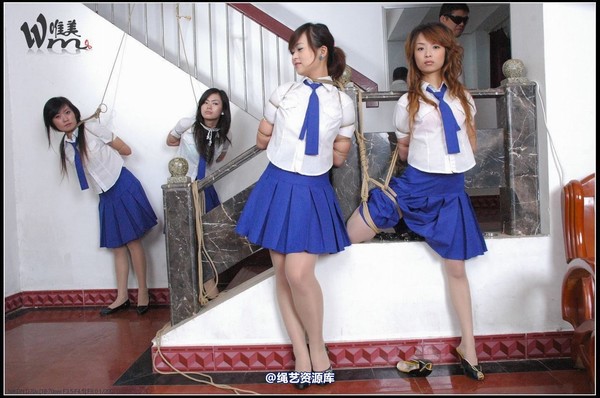 唯美之家 - 2008-09-24制服群绑 第 98 张图片