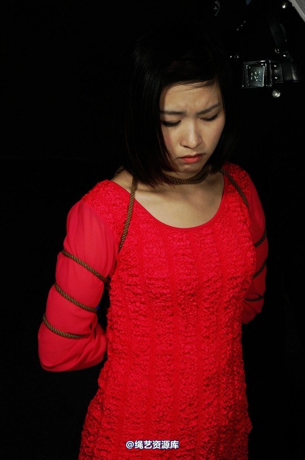 mj影视 - 梅晓枫―临刑捆绑2013-05-09 第 15 张图片