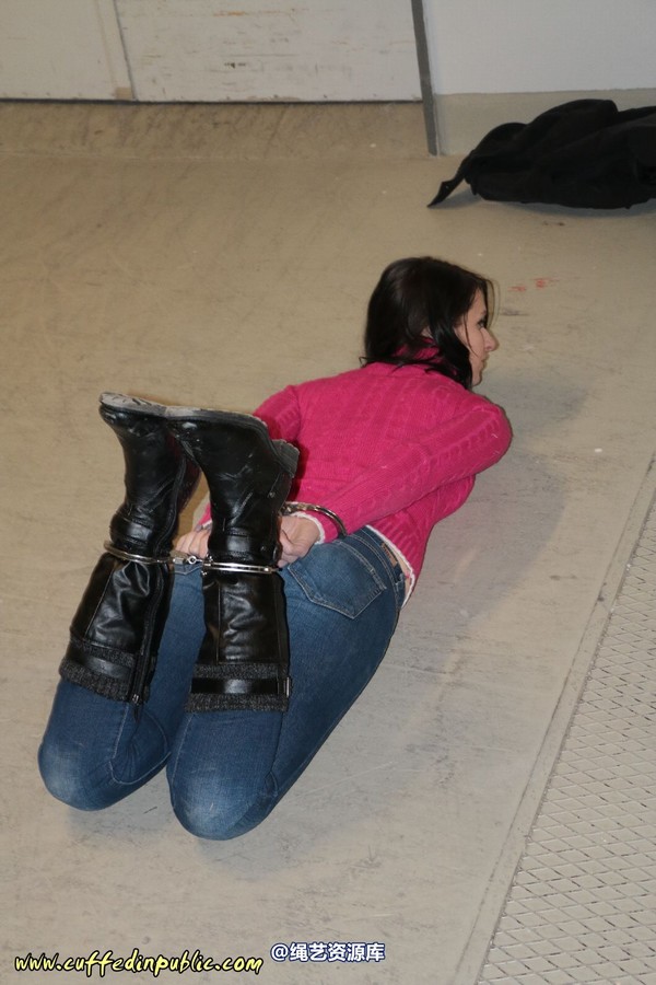 girlsinsteel - Alone at the basement 第 60 张图片