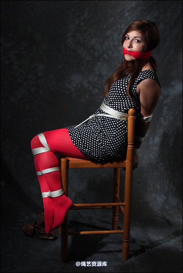 simplytied - She wanted to wear red tights 第 36 张图片