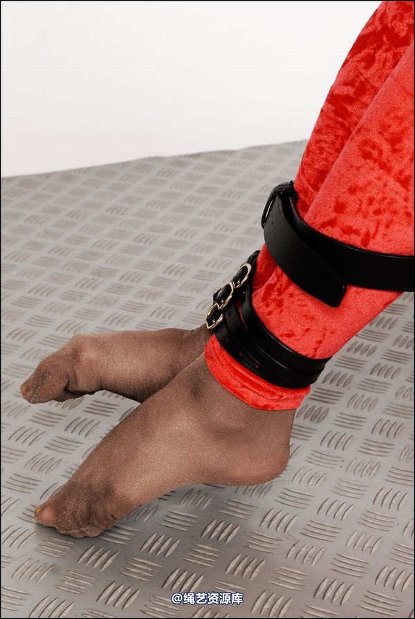 simplytied - Fawnya Red catsuit 第 37 张图片