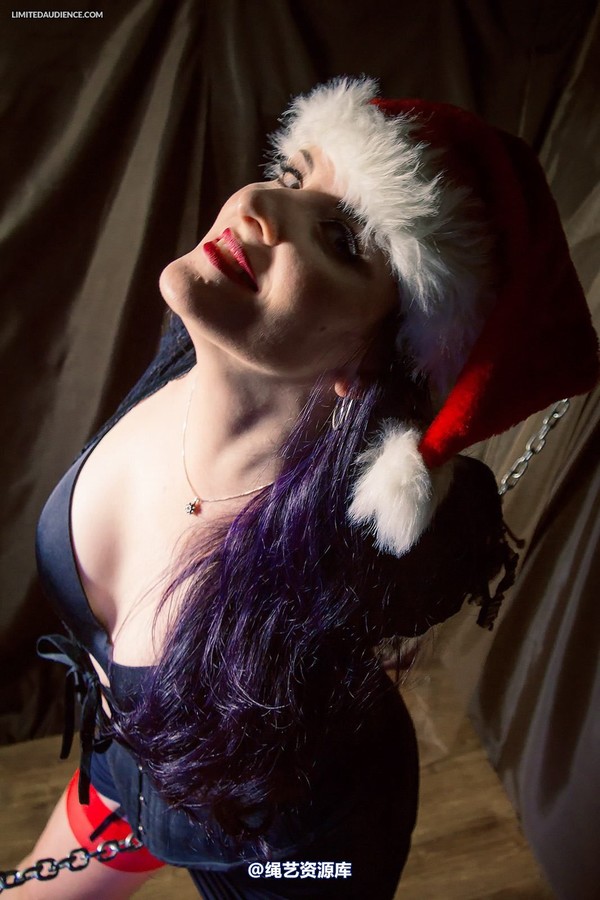 limitedaudience - 2013 caroline pierce santa s elf trouble 第 24 张图片