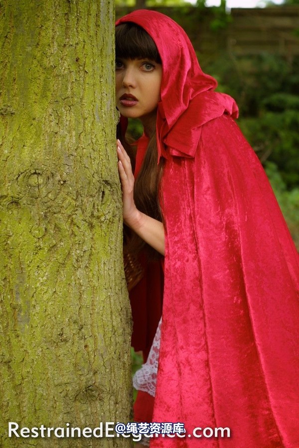 restrainedelegance - Red Riding Hood 第 11 张图片
