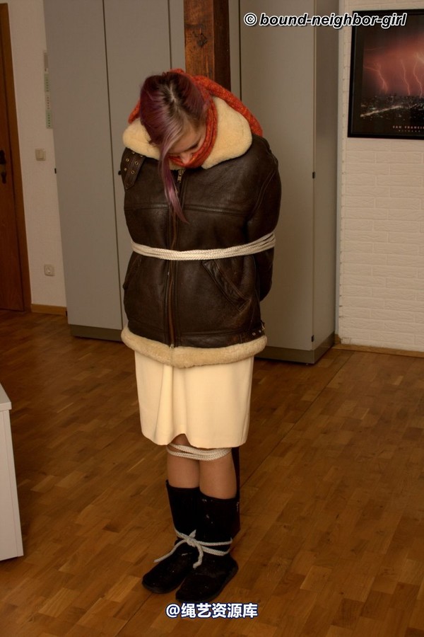 bound-neighbor-girl - Zora - Tied up at the office 第 43 张图片