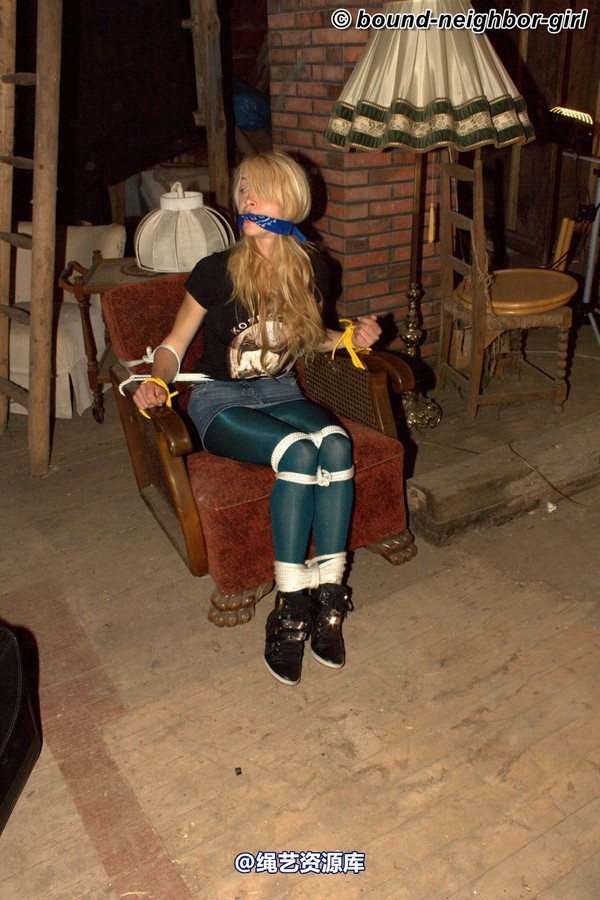 bound-neighbor-girl - Kate - Tied up in the attic 2 第 24 张图片