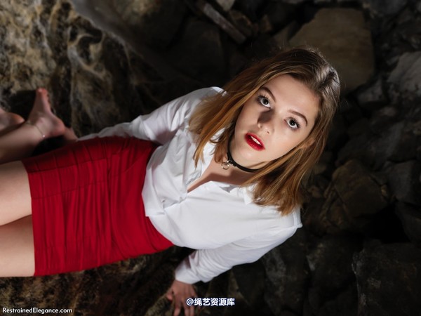 restrainedelegance - Make yourself comfortable 第 4 张图片