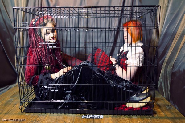 limitedaudience - 2012 beckykat six chained and caged 第 2 张图片