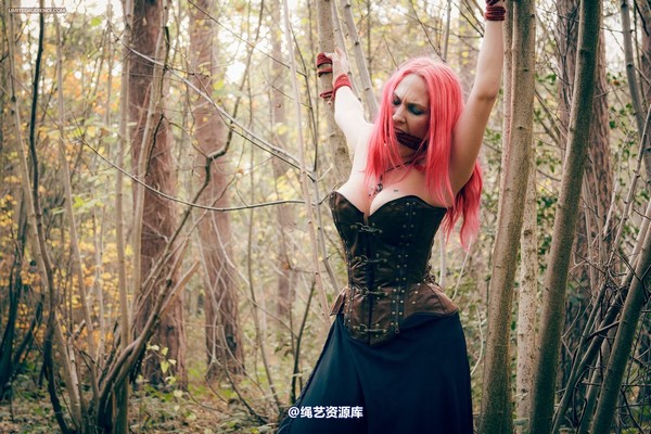 limitedaudience - 2014 elyssia hanging out in the woods 第 8 张图片