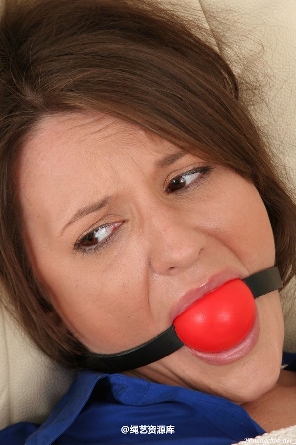 bondagebob - Sapphire THIS is a ball gag 第 40 张图片