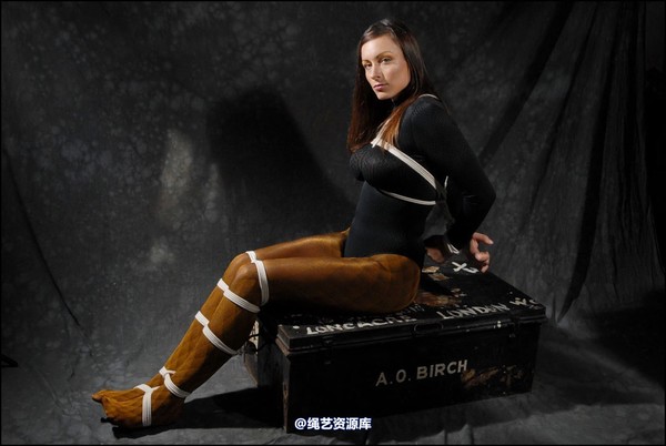 simplytied - Gold and Black tights 第 14 张图片