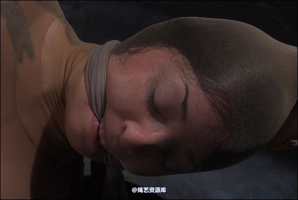simplytied - A good friend encased 2 第 24 张图片