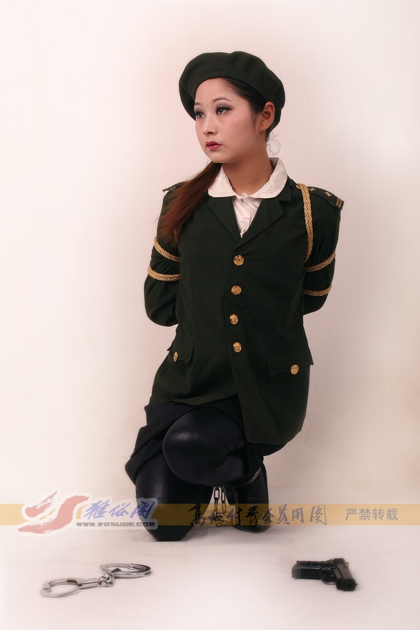 雅俗阁 - 20060422雅思警服(2) 第 22 张图片