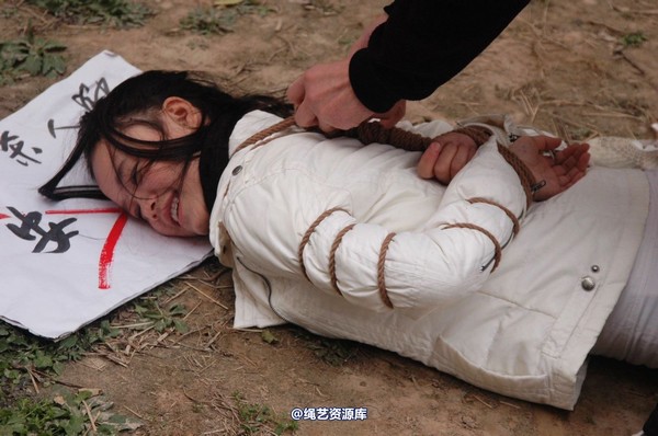 mj影视 - 安娜刑场2013-04-13 第 231 张图片