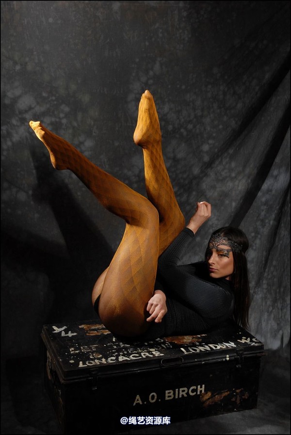simplytied - Gold and Black tights 第 5 张图片