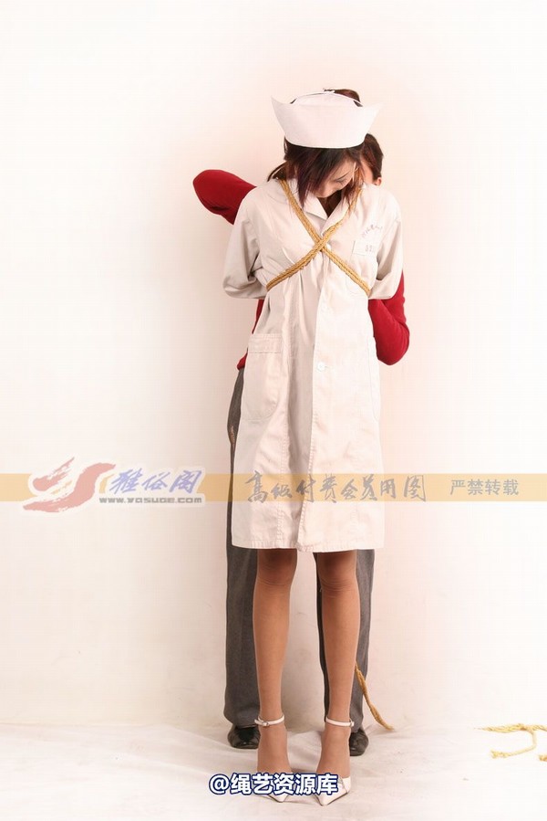 雅俗阁 - 20060430雪儿护士装 第 7 张图片