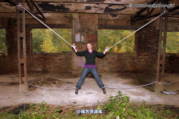 bound-neighbor-girl - Peggy - surprise in the ruins part 3 第 9 张图片