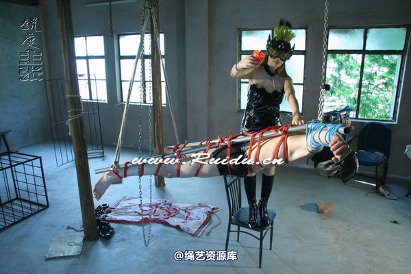 锐度主张 - 女王与她的臣子 第 165 张图片