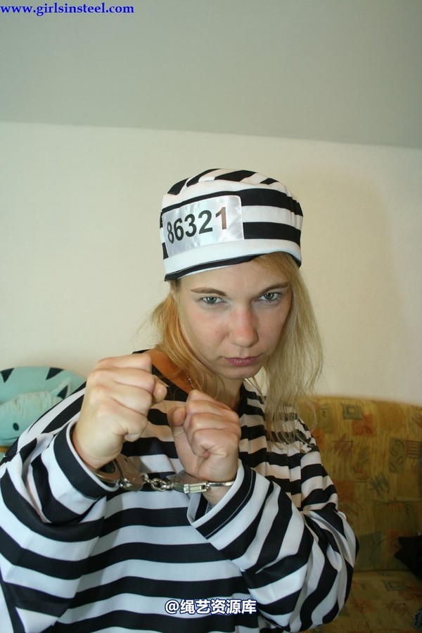 girlsinsteel - 2 dangerous girls as convicts 第 24 张图片
