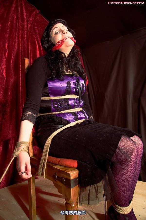 limitedaudience - 2009 veriddian mistaken identity 第 22 张图片