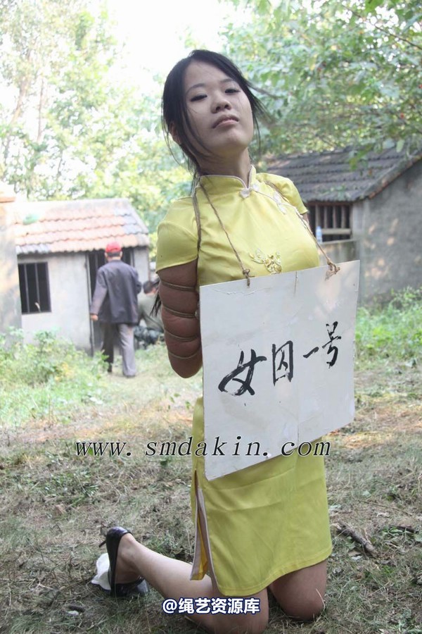 锐度主张 - 第六届锦绣江南-黄旗袍五花挂牌模特：玲玲 第 29 张图片
