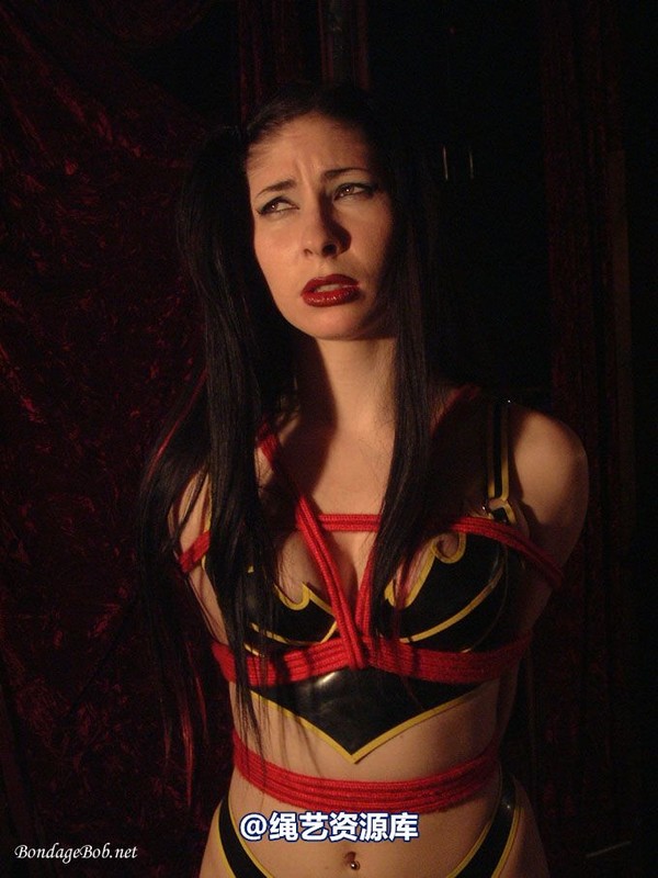 bondagebob - Lydia Hands in the dark 第 1 张图片