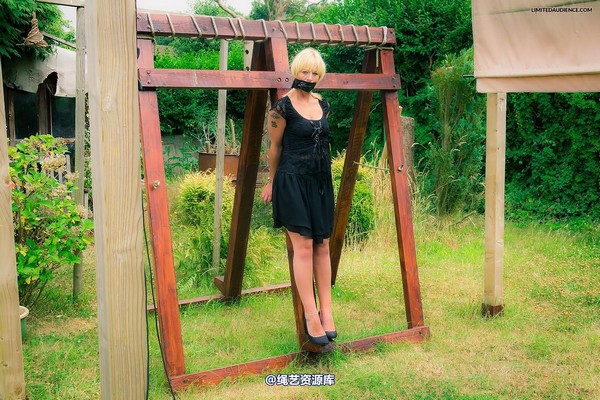 limitedaudience - 2014 kimmy louise cuffed to the cross 第 36 张图片