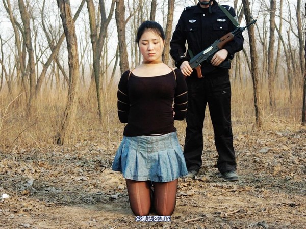 mj影视 - 2013-3-4陈沫踏青 黑丝美女最终的不归路 第 408 张图片