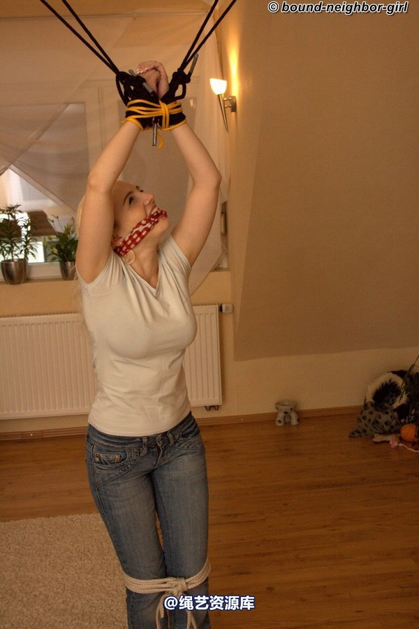 bound-neighbor-girl - Cindy - Tied up in her apartment 4 第 56 张图片