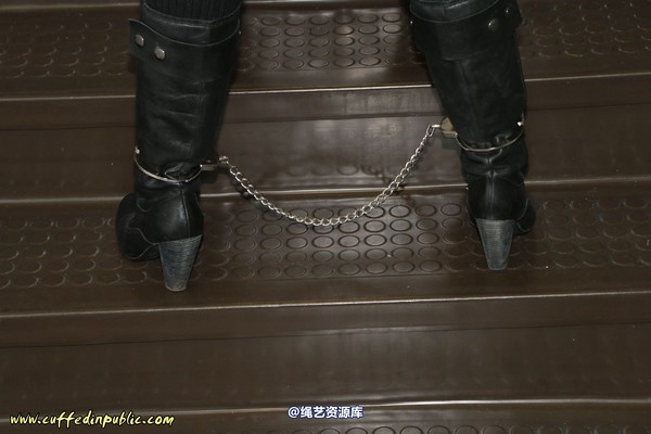 girlsinsteel - Cuffed at night 第 53 张图片