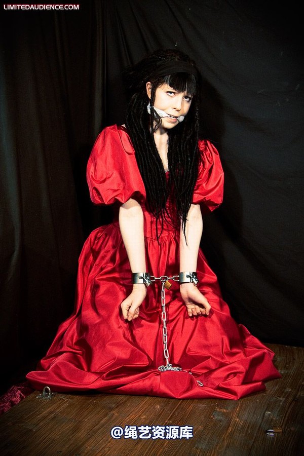 limitedaudience - 2009 catya lex eleven in the dungeon 第 36 张图片