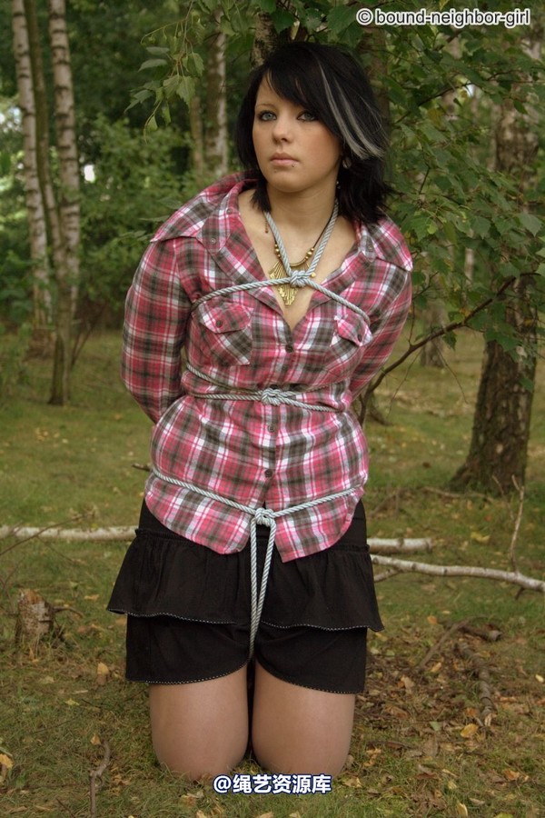 bound-neighbor-girl - Nadine - Adventure in the woods part 2 第 15 张图片