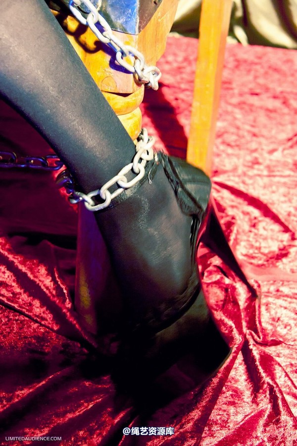 limitedaudience - 2012 elyssia chained vamp 2 第 14 张图片