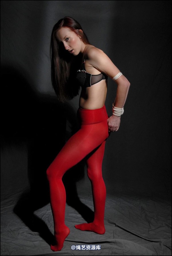 simplytied - Sophia in red 第 7 张图片