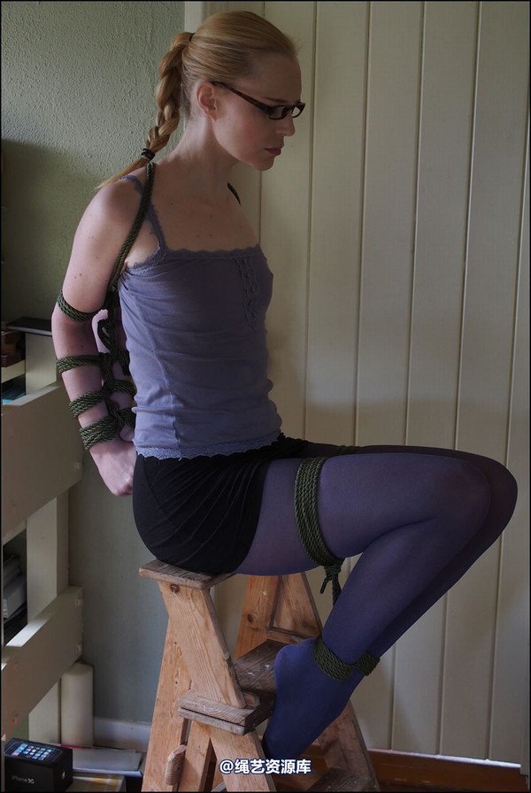 simplytied - Ariel in Purple tights 第 17 张图片