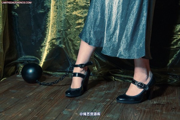 limitedaudience - 2010 scarlett in ball and chains 2 第 30 张图片