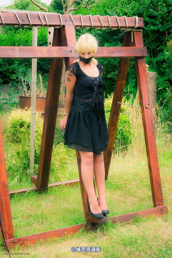 limitedaudience - 2014 kimmy louise cuffed to the cross 第 39 张图片