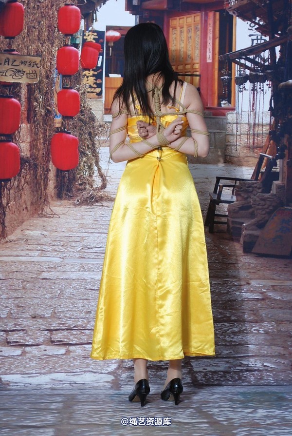 唯美之家 - 新模萧萧黄礼服 第 164 张图片