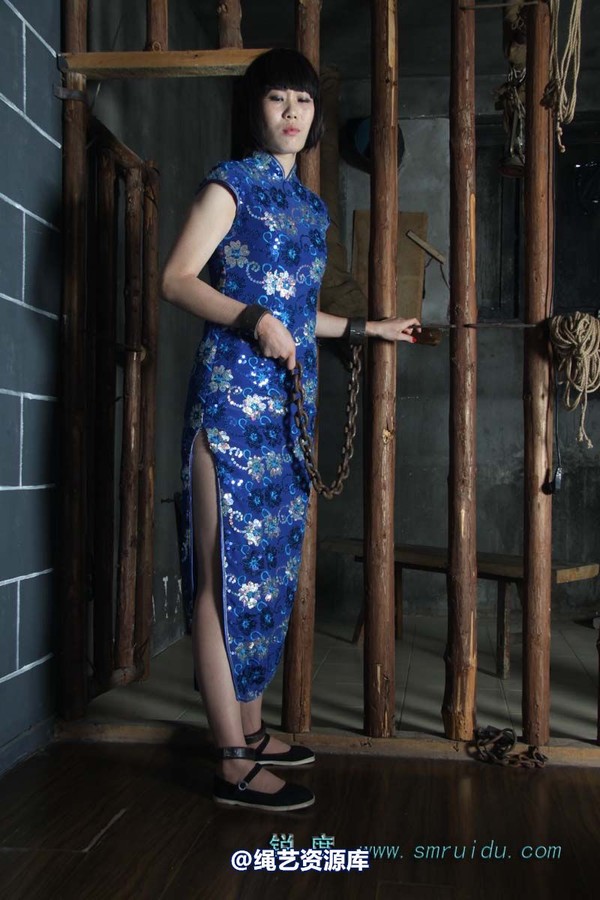 锐度主张 - 碧菡蓝旗袍铁镣铐模特：碧菡 第 13 张图片