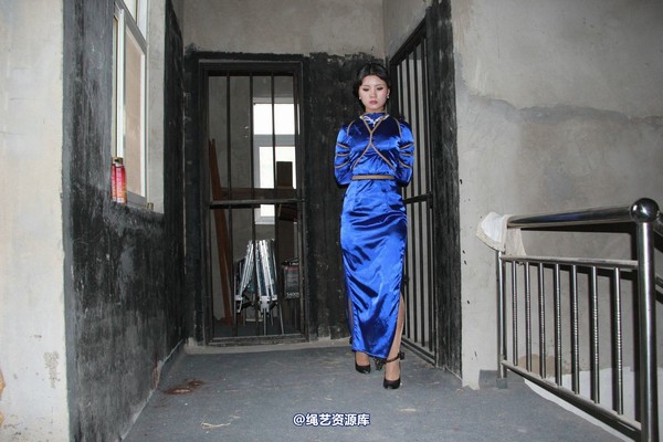胜景山庄 - 278-女烈蓝旗袍 第 63 张图片