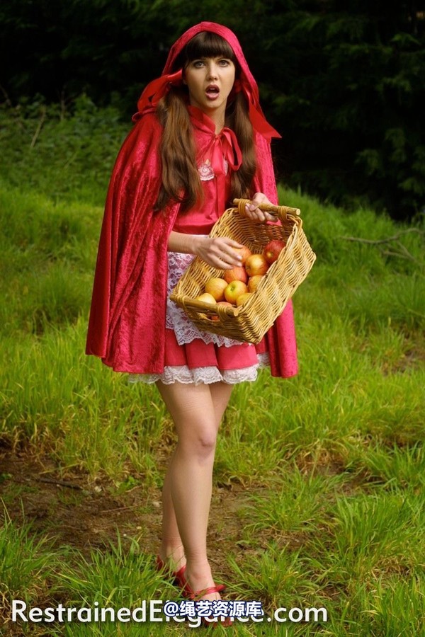 restrainedelegance - Red Riding Hood 第 7 张图片