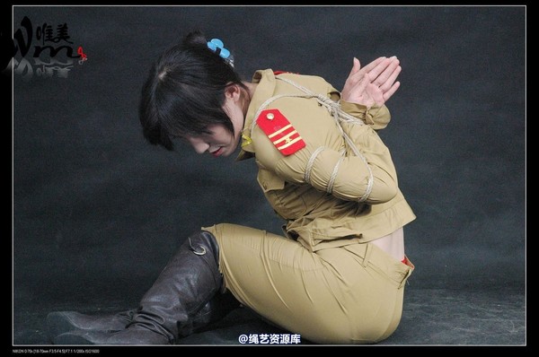 唯美之家 - 2008-08-06水柔军装 第 211 张图片