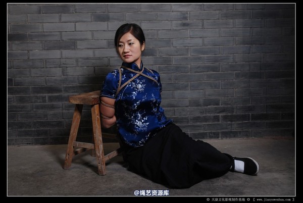 红豆的天空 - 红豆2010新作 幽雅中式长裙 第 4 张图片