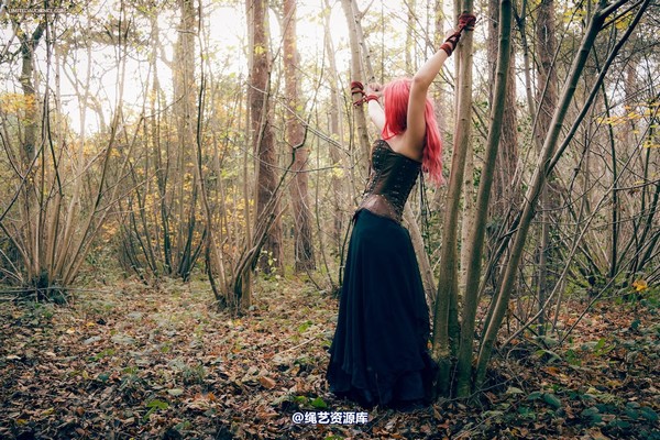 limitedaudience - 2014 elyssia hanging out in the woods 第 5 张图片